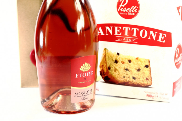 Μοσχάτο Ροζέ Αφρώδες Με Panettone 