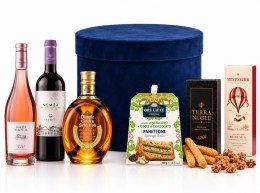 Βελούδινη Καπελιέρα με Whiskey Κρασιά & Delicatessen Βελούδινη Καπελιέρα με Whiskey Κρασιά & Delicatessen